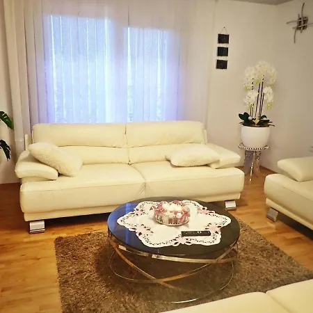 In Rovanjska, Comfortable And Close To The Apartment