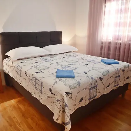 In Rovanjska, Comfortable And Close To The Apartment
