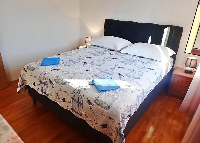 Apartamento In Rovanjska Near Velebit Mountains